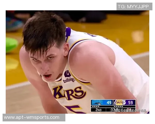 克尼佩尔下半场发力却三分失准11投5中仅得12分4篮板表现平平 克尼佩尔下半场发力却三分失准11投5中仅得12分4篮板表现平平