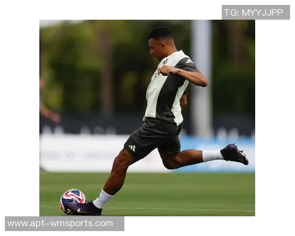 姆巴佩因右脚踝受伤退出法国队集训已回归皇马进行康复治疗 姆巴佩因右脚踝受伤退出法国队集训已回归皇马进行康复治疗