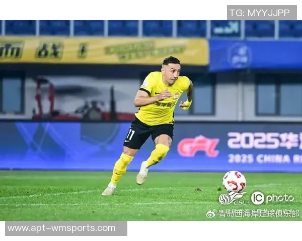 大连英博主场落后青岛西海岸阿齐兹精彩进球助队领先 大连英博主场落后青岛西海岸阿齐兹精彩进球助队领先