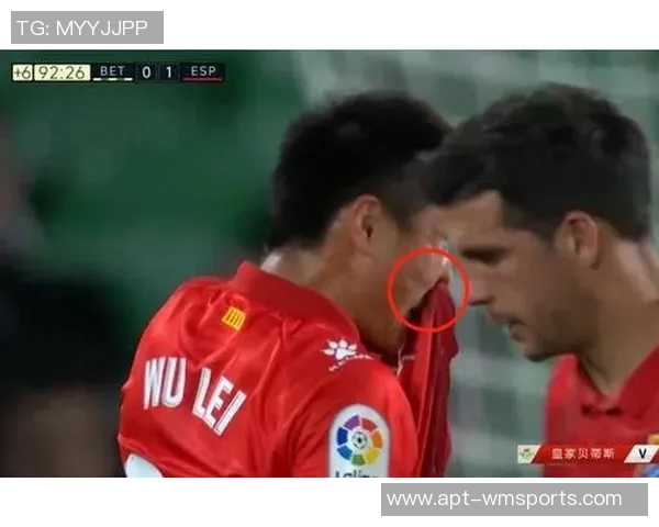 泰山队主场平局遭遇三连平球员谢场时满脸遗憾与失落 泰山队主场平局遭遇三连平球员谢场时满脸遗憾与失落