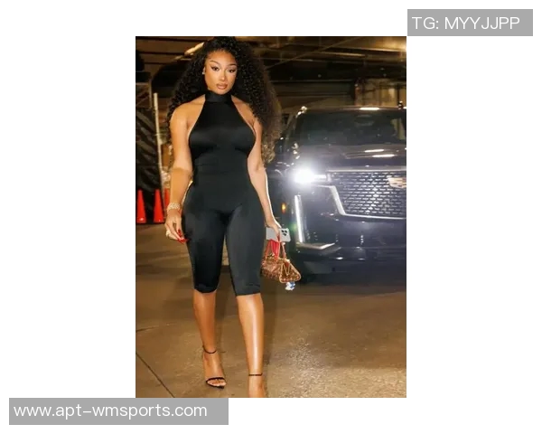 克莱分享甜蜜瞬间女友意外现身让生活更加美好与珍贵 克莱分享甜蜜瞬间女友意外现身让生活更加美好与珍贵