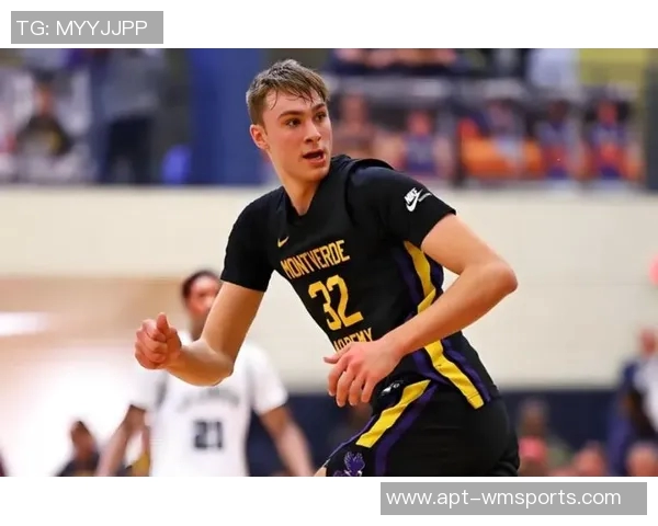 弗拉格与奎因球衣互换回顾从蒙特沃德队友到NBA对手的情谊与竞争 弗拉格与奎因球衣互换回顾从蒙特沃德队友到NBA对手的情谊与竞争