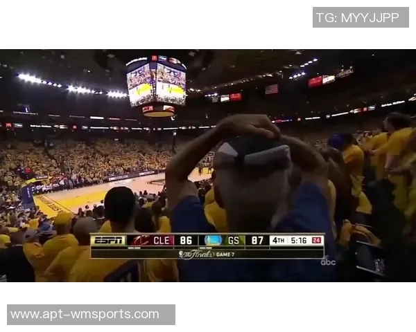 A史密斯质疑詹姆斯关键时刻表现是否与赛前饮酒有关 A史密斯质疑詹姆斯关键时刻表现是否与赛前饮酒有关