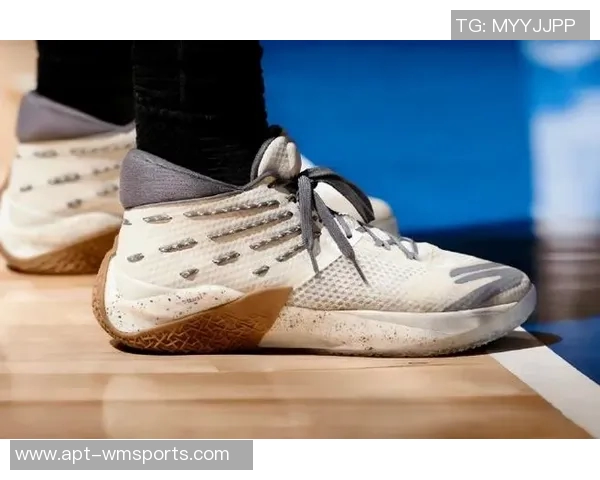 戈登今日穿搭JOKER1PE球鞋个人Logo设计引发球迷热议