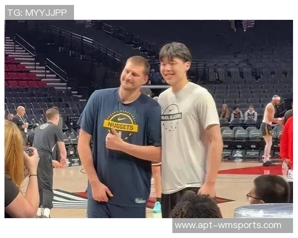 历史重演的幽默瞬间约基奇与文班的书籍对话引发笑声